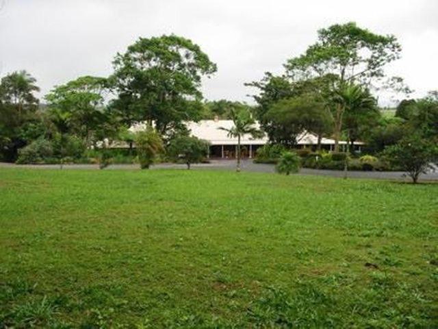 Malanda Lodge エクステリア 写真