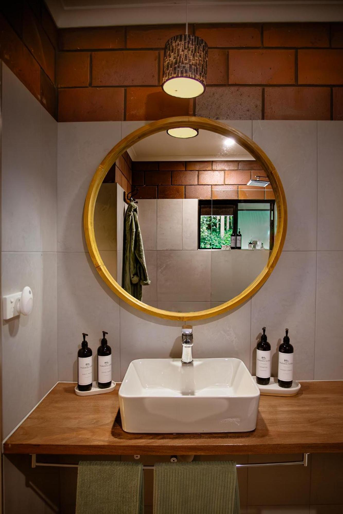 Malanda Lodge エクステリア 写真