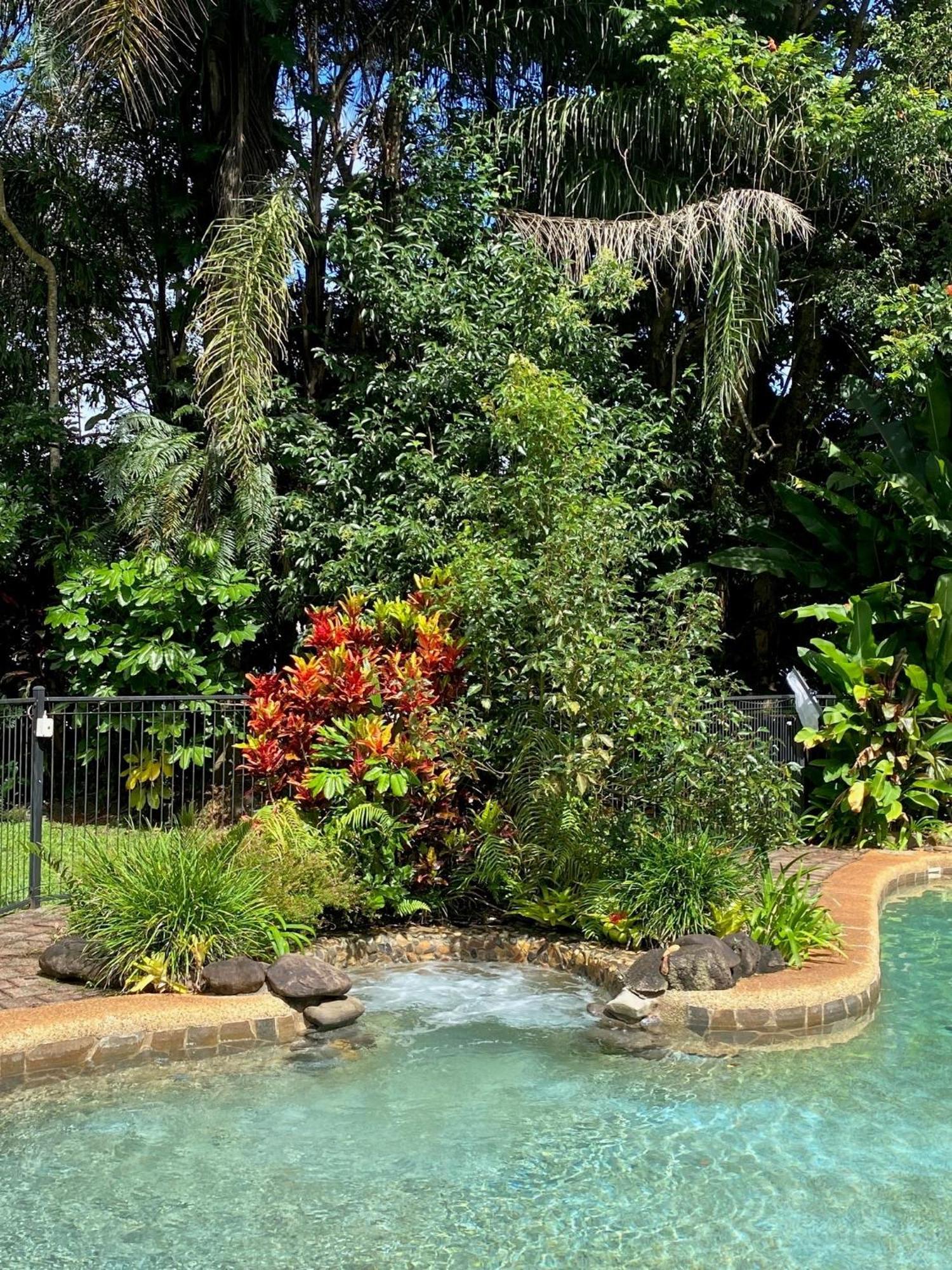 Malanda Lodge エクステリア 写真