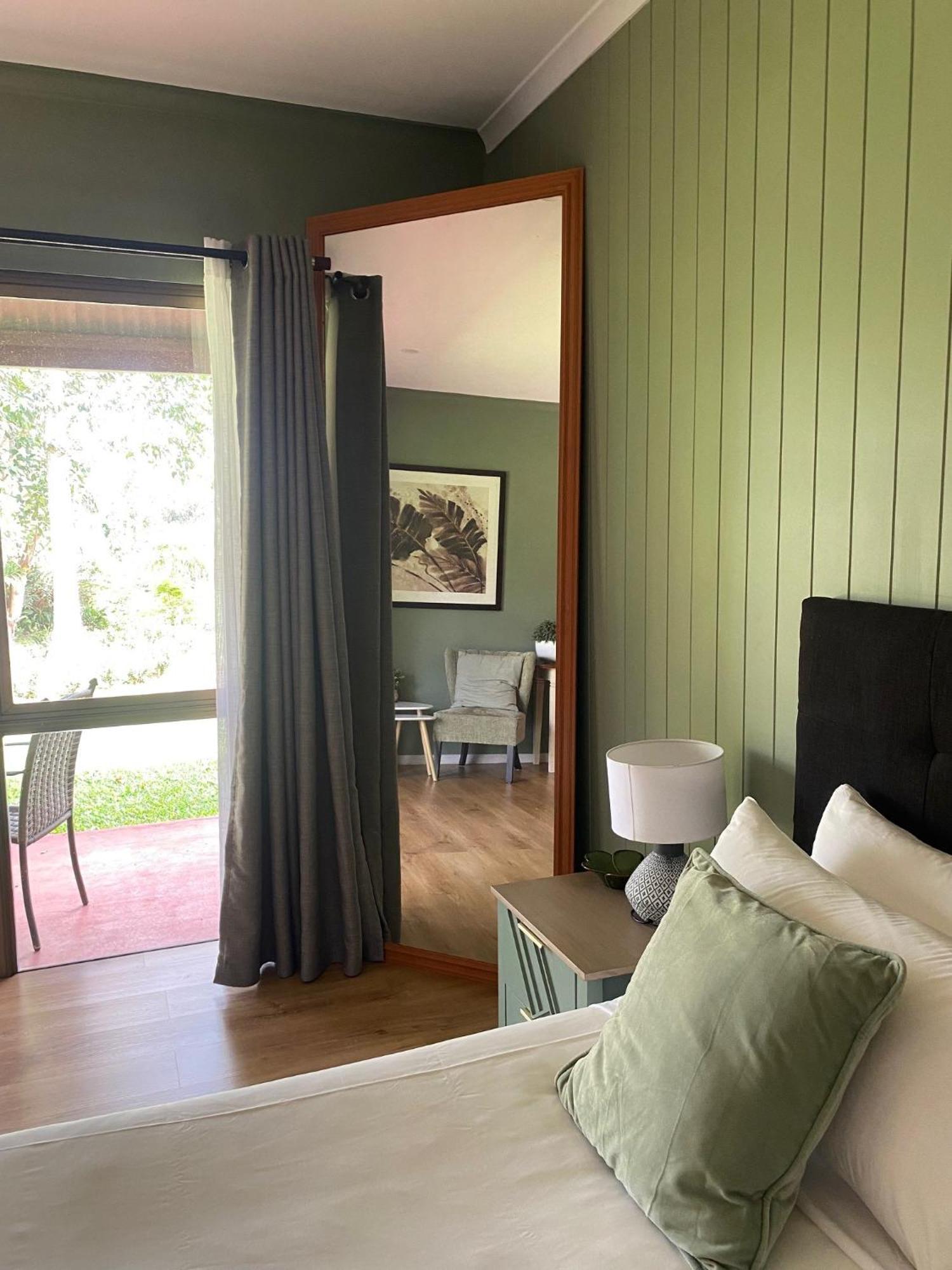 Malanda Lodge エクステリア 写真
